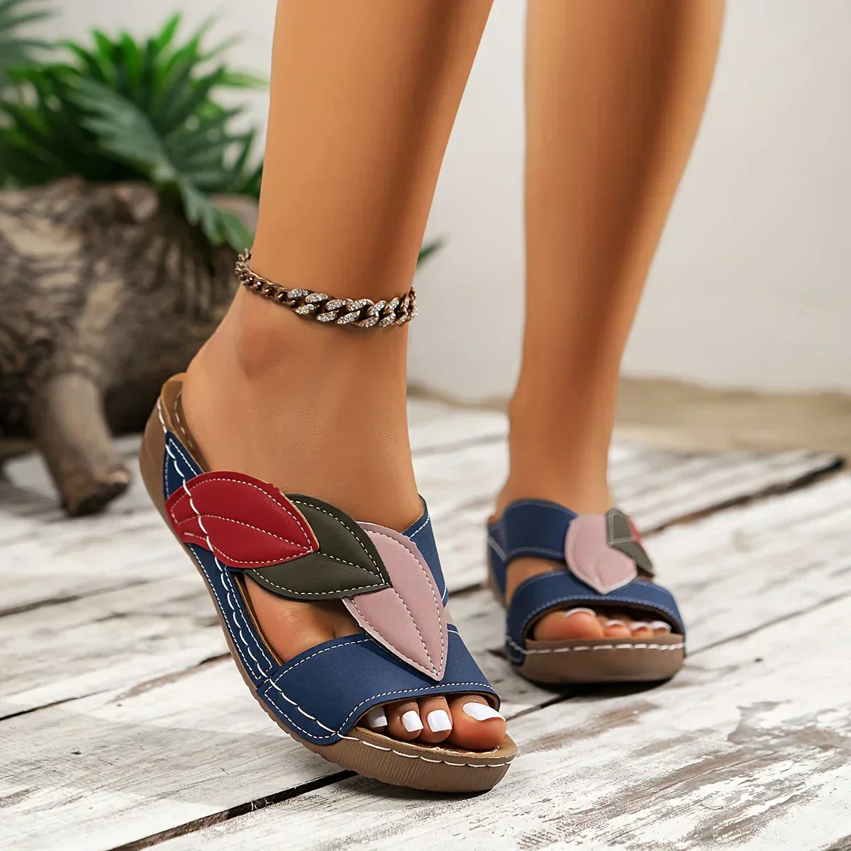 VELLORA – Slip-On Sandals