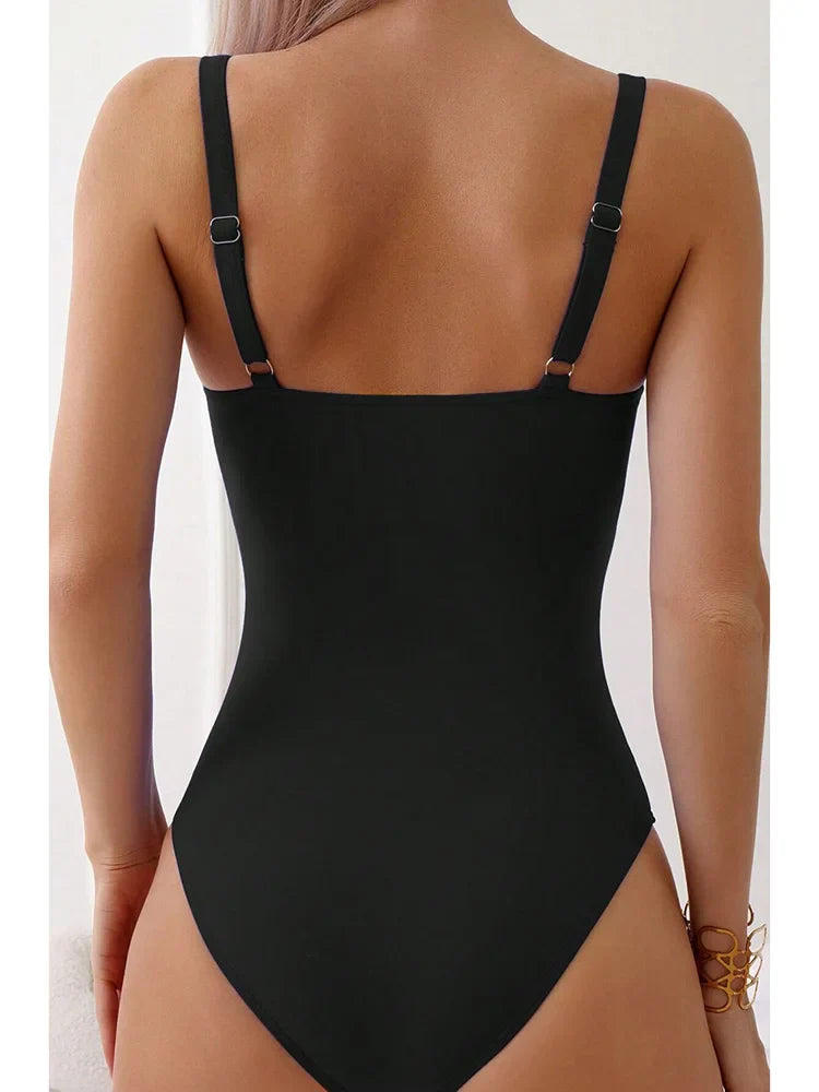 Lana – Elegant One-Piece Swimsuit