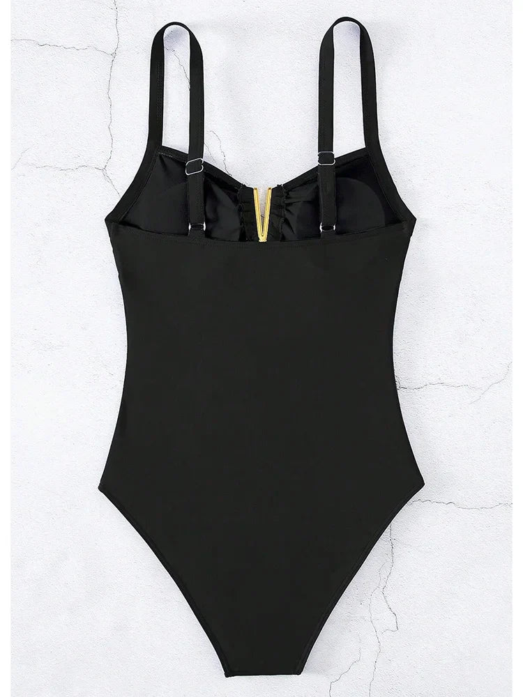 Lana – Elegant One-Piece Swimsuit