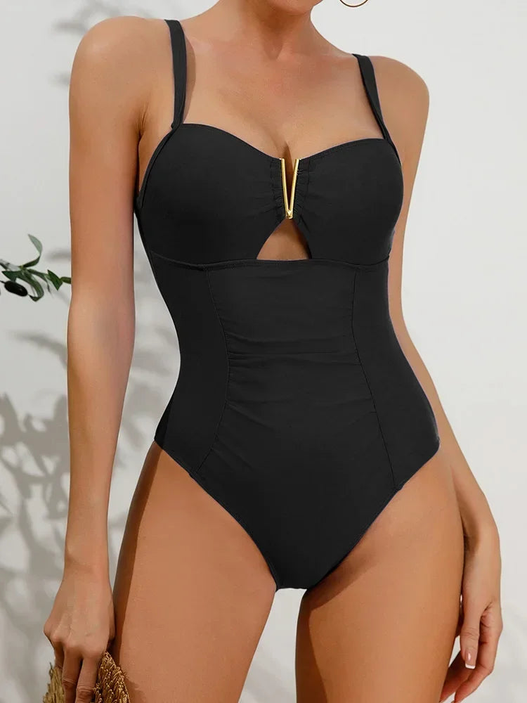Lana – Elegant One-Piece Swimsuit